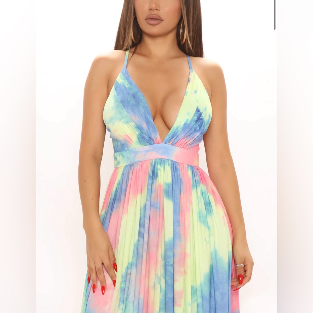 Fashion Nova  After The Storm Maxi Dress NWT Medium - Picture 2 of 12